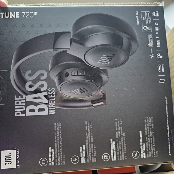 JBL Tune 720 bt pure brass wireless hand free calls bluetooth ear headph… - Picture 3 of 10